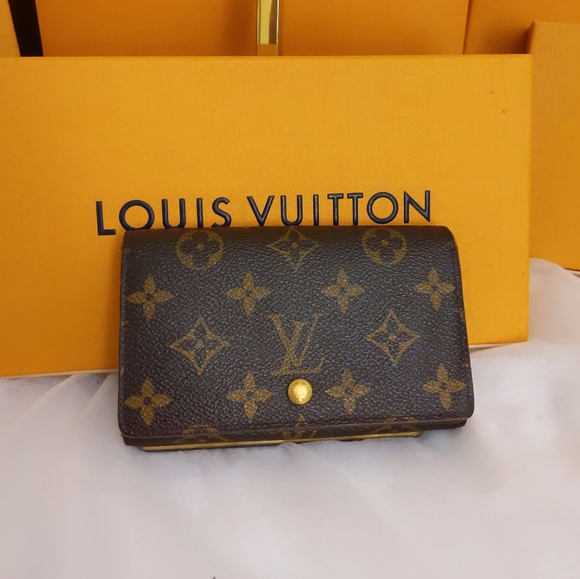 💥SOLD💥Louis Vuitton wallet - Picture 2 of 16